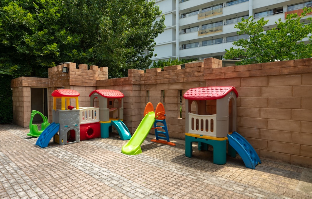 CRONWELL PLATAMON RESORT 42/50