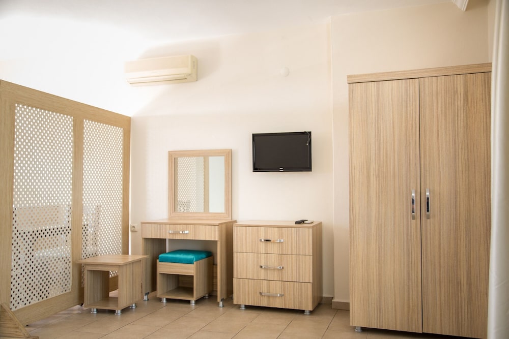 ponz boutique hotel 50/57