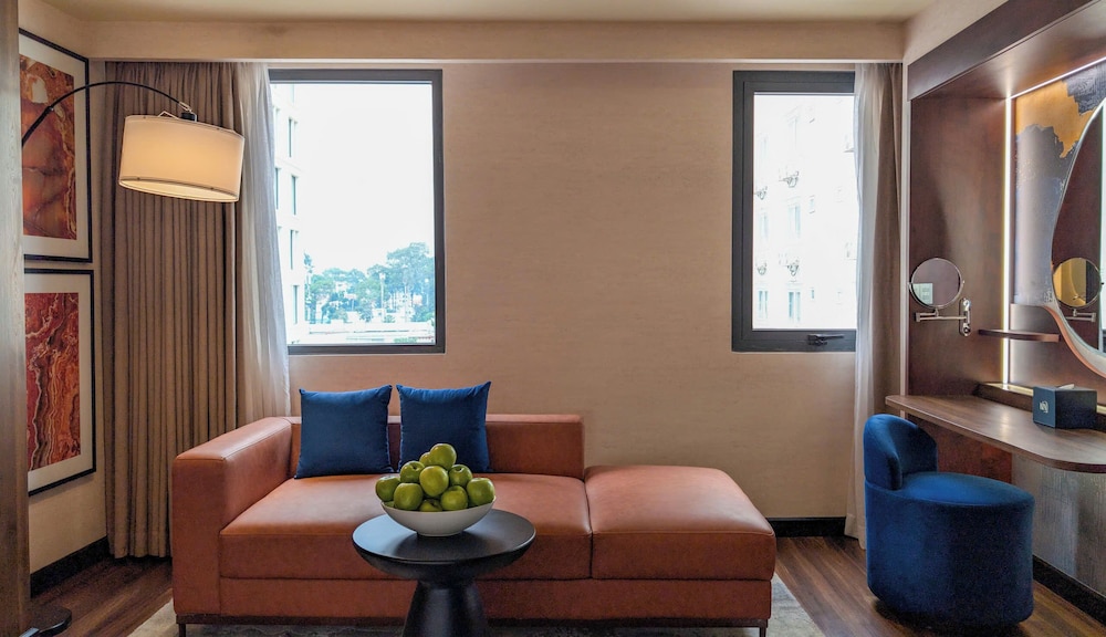Kin Hotel Ly Tu Trong 27/49