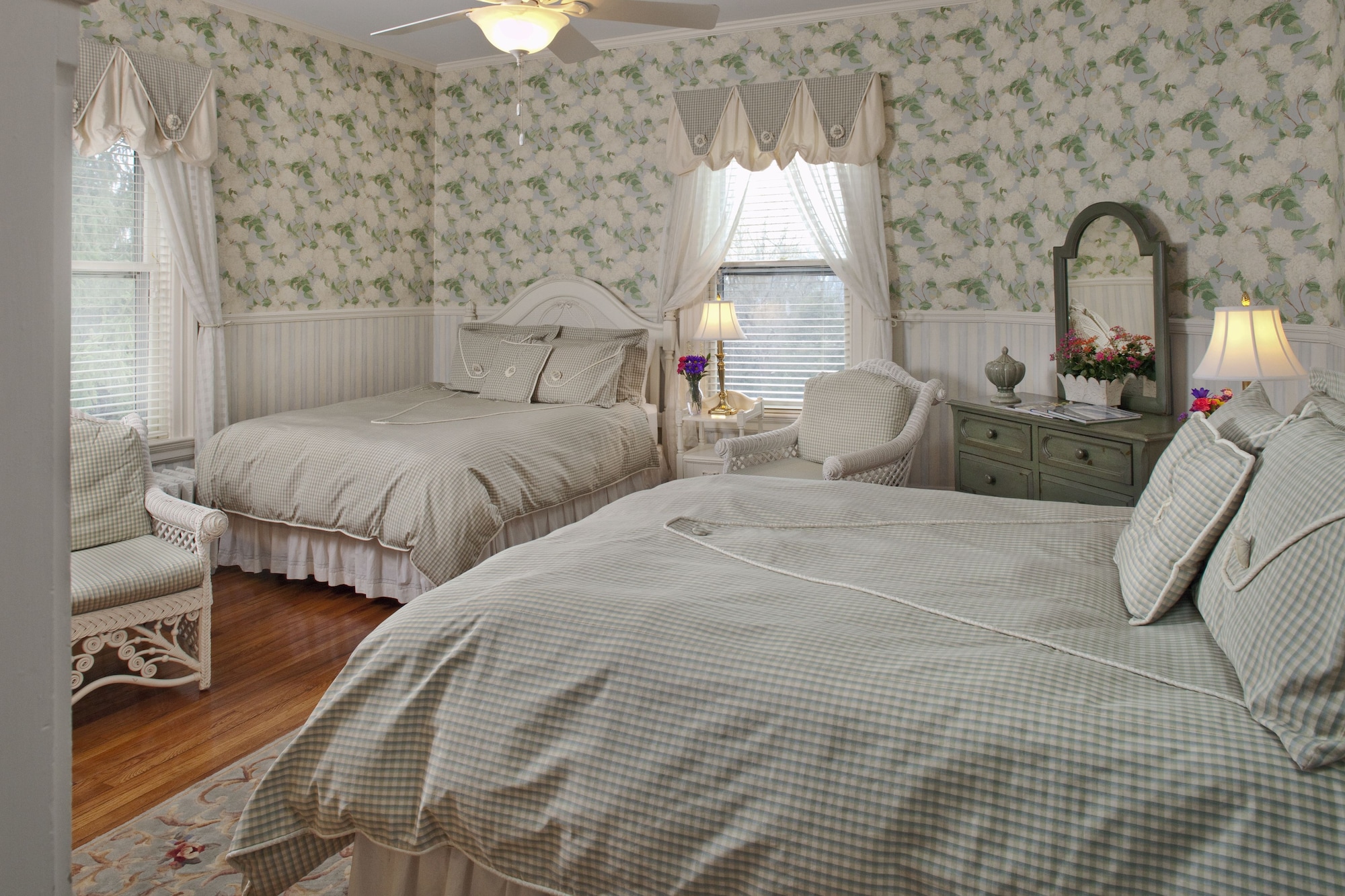 Garden, 2 Queen Beds
