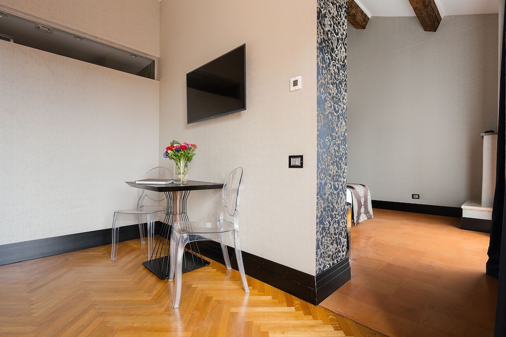 Unica Suite Rome 49/63