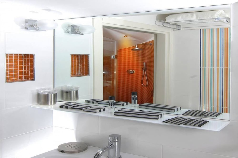 Casablanca Hotel 20/20