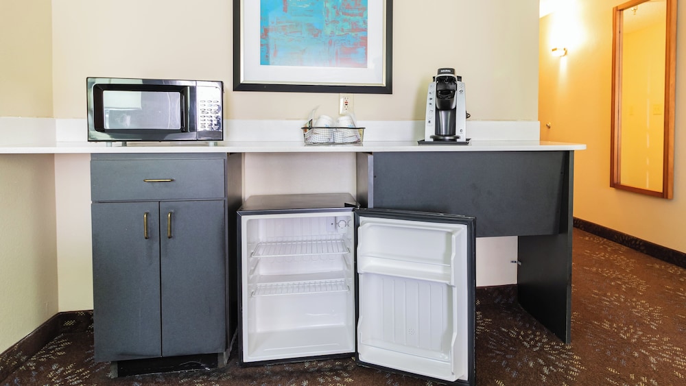 Holiday Inn Express Hotel And Suites Birmingham Irondale East 41/50