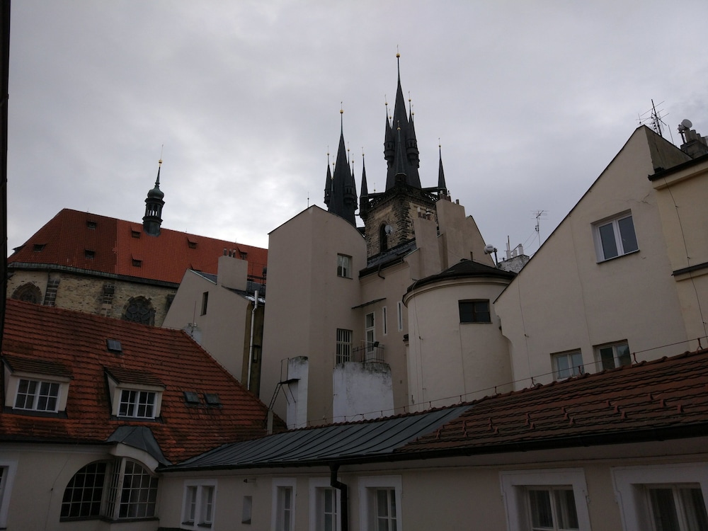 Apartments Tynska 7 1/50