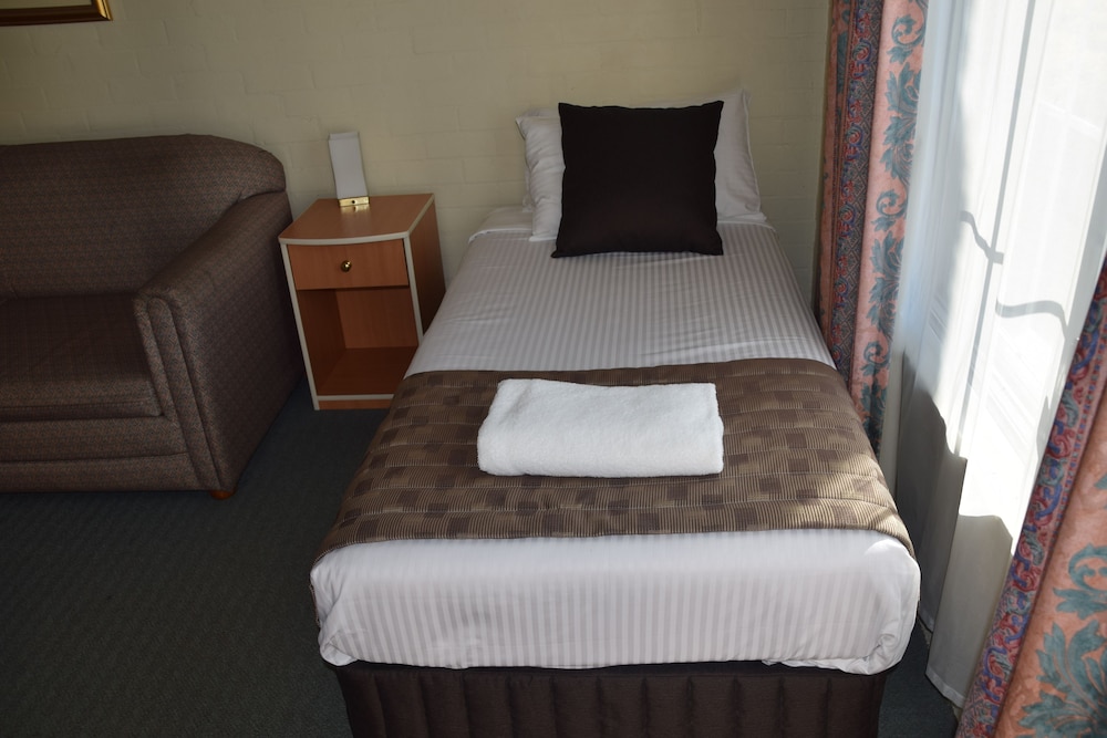 Coachmans Inn Motel 21/34