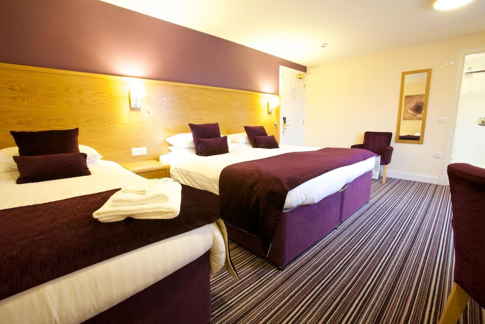 Ayre Hotel 8/40