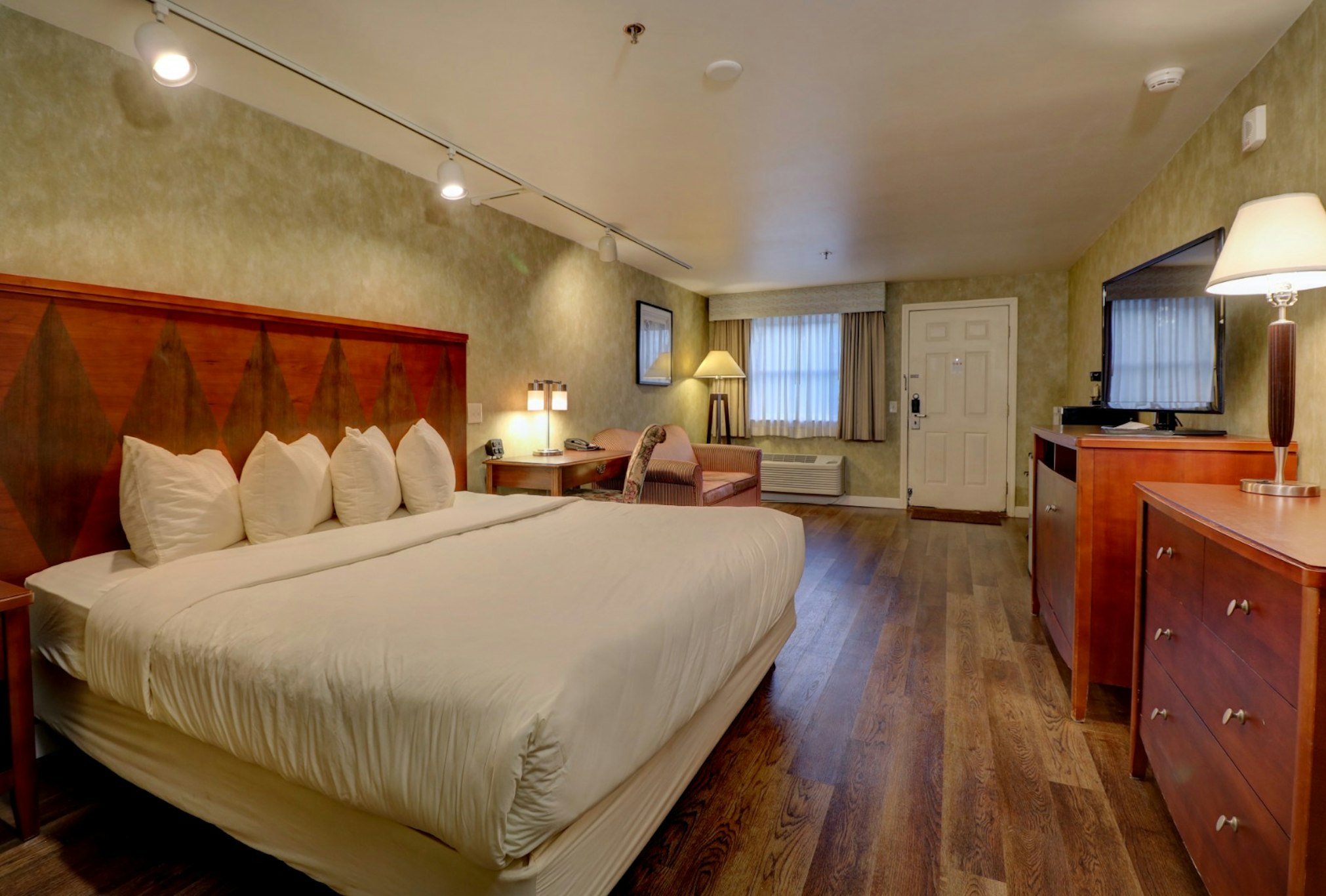 Senator Inn & Spa 6/50