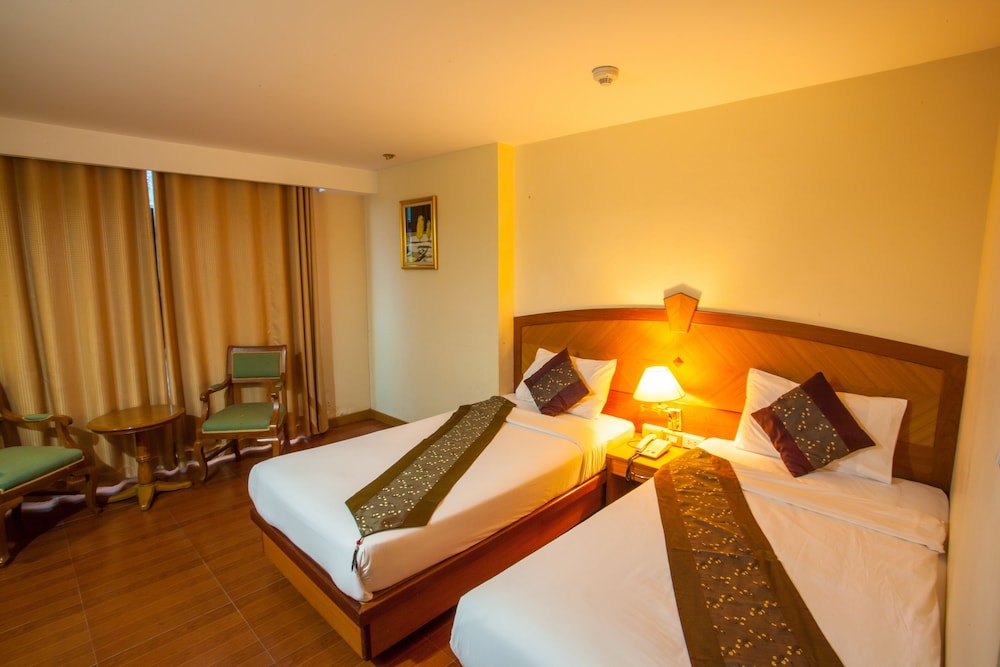Nh Elegant Hotel 20/70