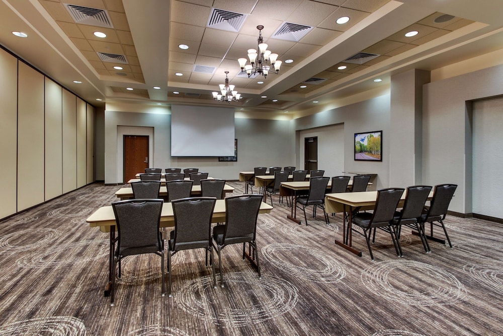Drury Inn and Suites Phoenix Happy Valley 40/50