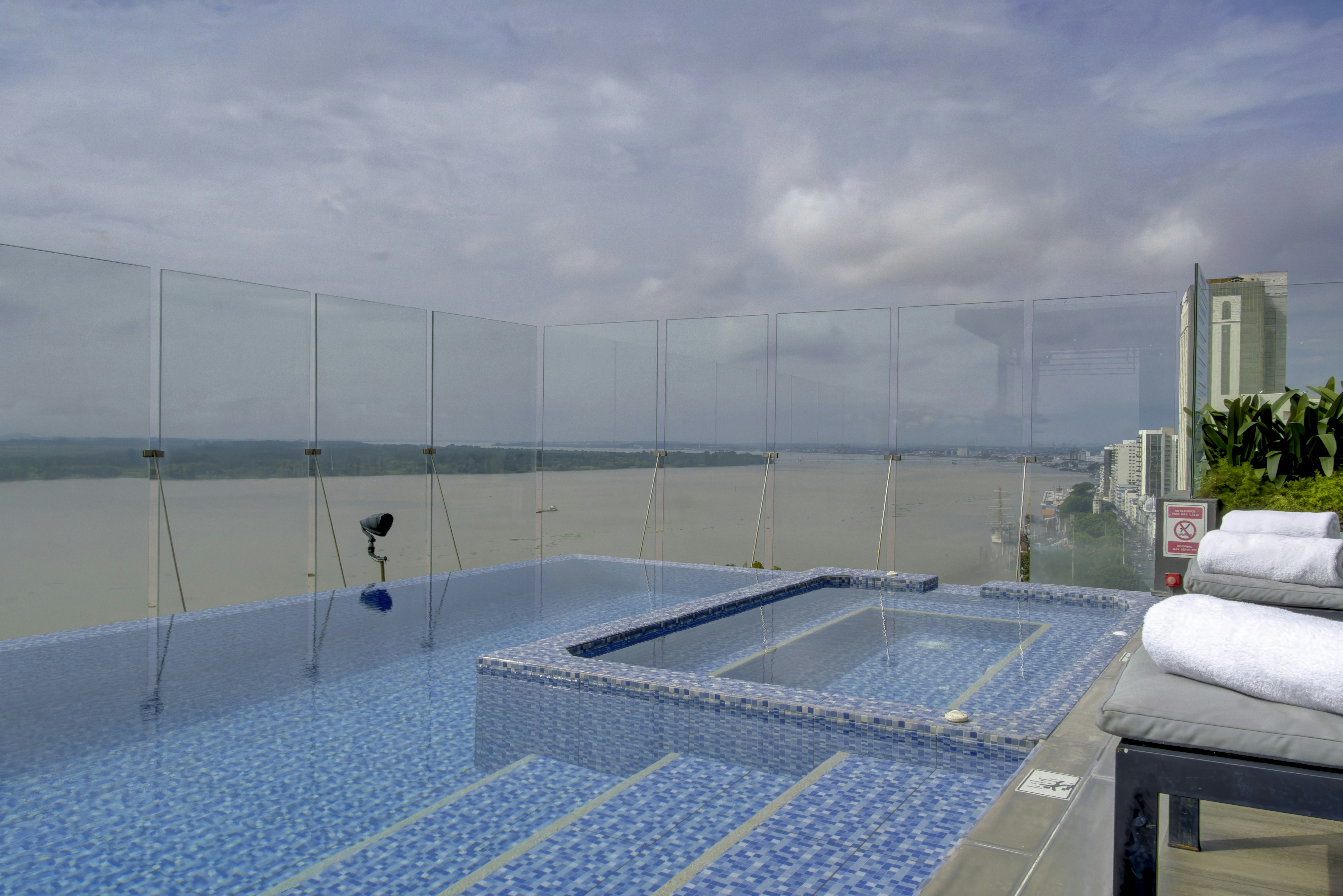 DoubleTree by Hilton Guayaquil 16/49