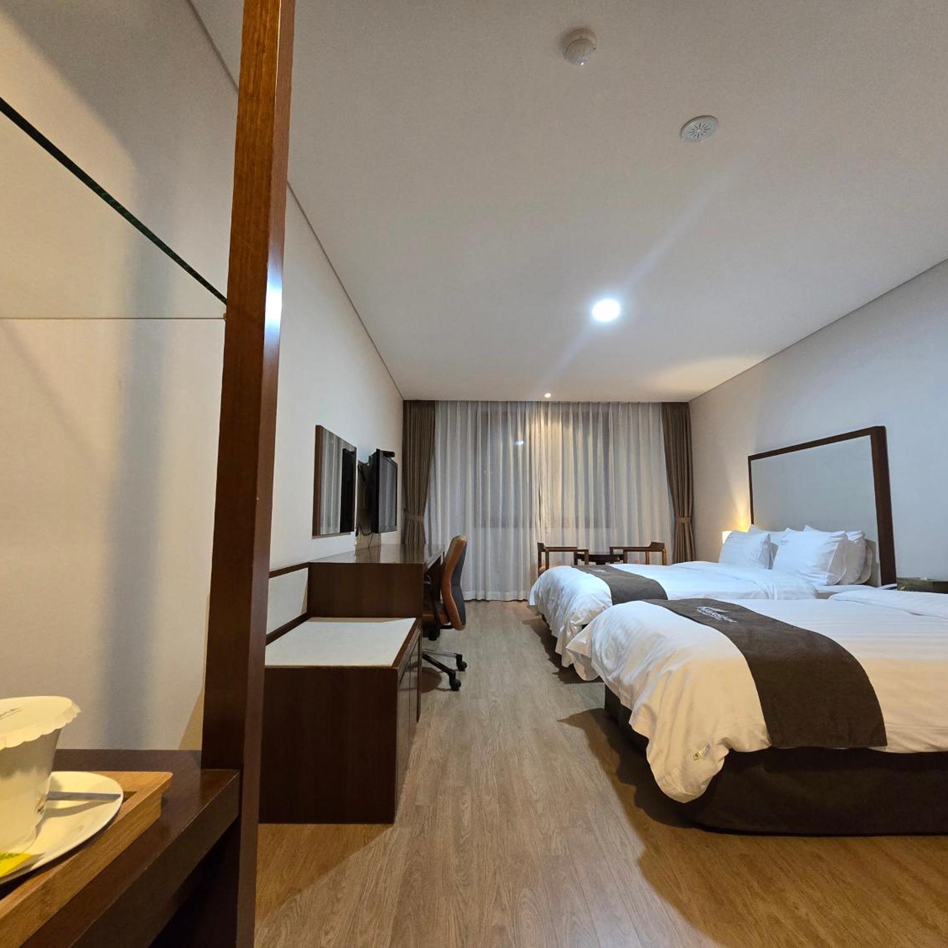 Deluxe, Twin Beds
