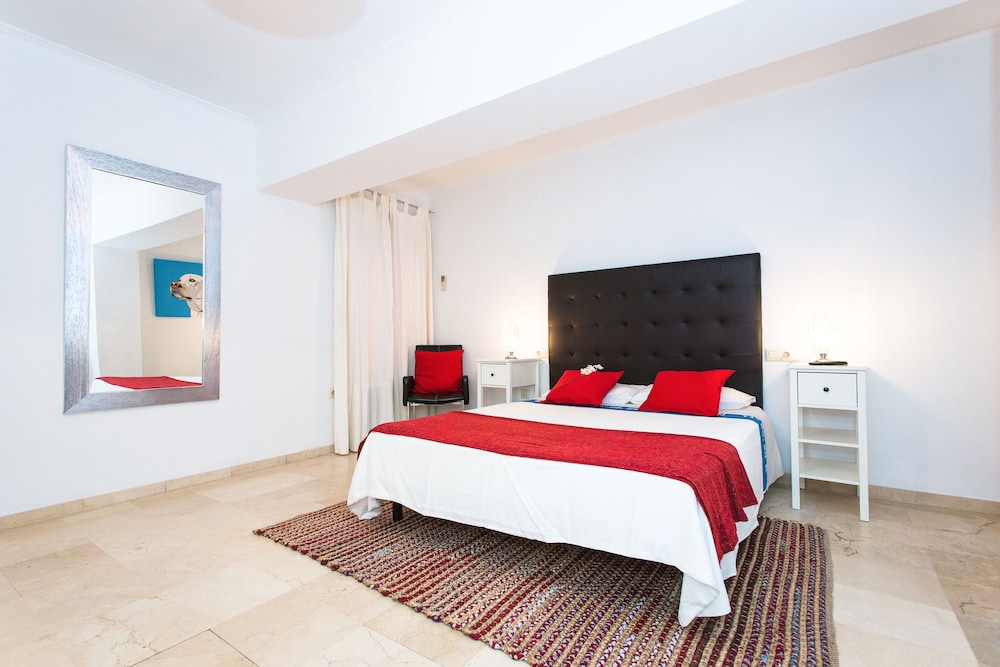 The Zentral Suites & Apartments 13/75