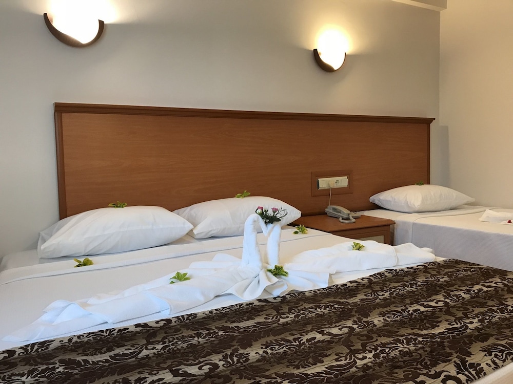 Park Marina Hotel 7/17