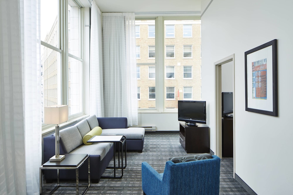 Residence Inn Milwaukee Downtown by Marriott 31/54