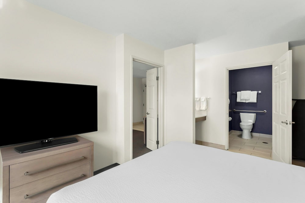 2 Bedrooms, Suite, 2 Double Beds, Accessible