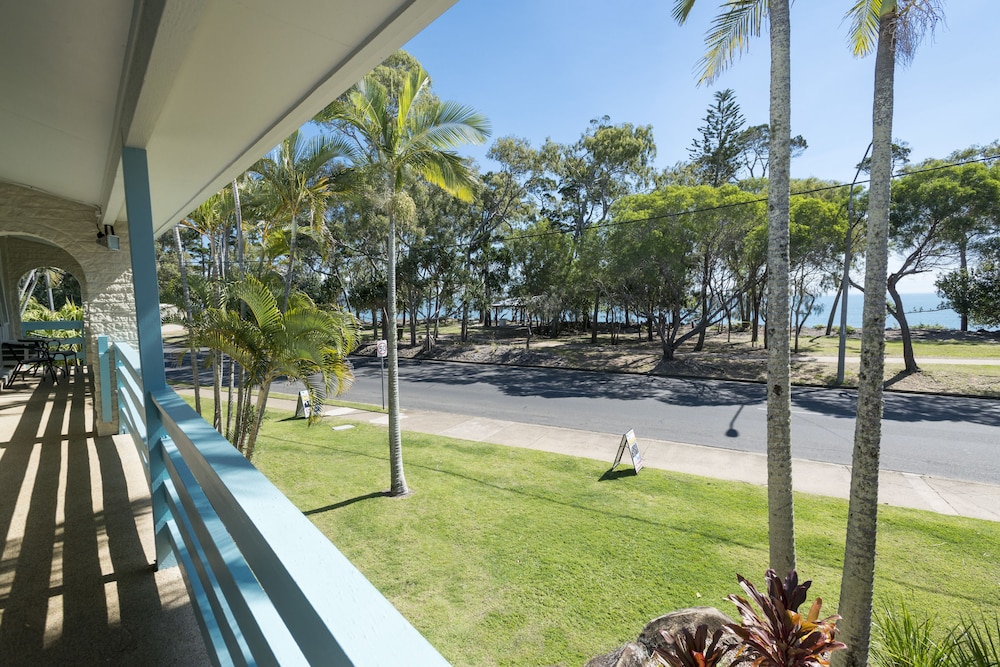 The Beach Motel Hervey Bay 30/72