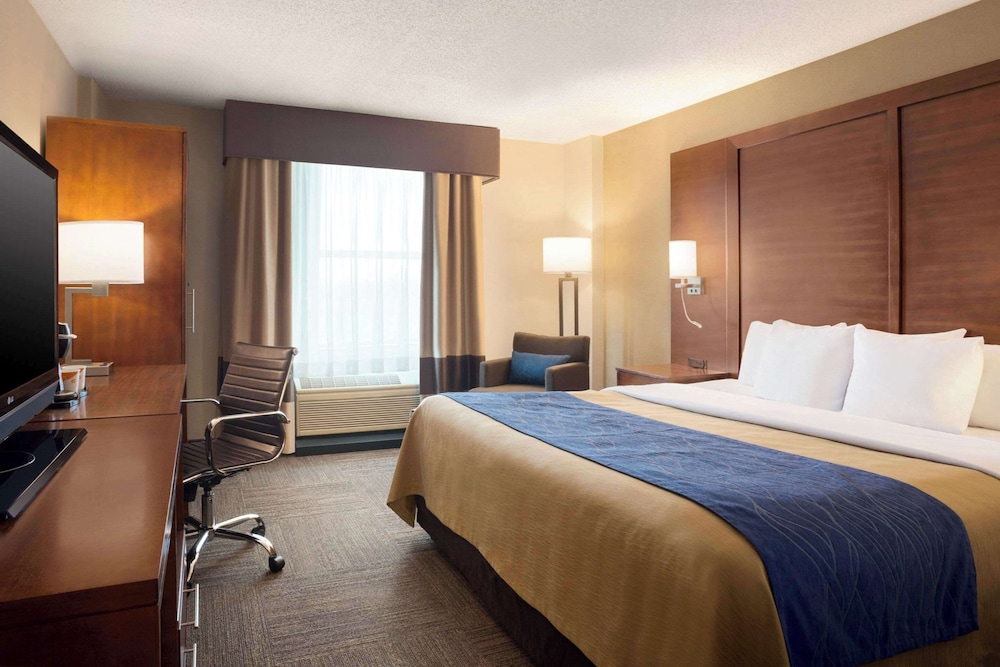 ROOM, KING BED, ACCESSIBLE