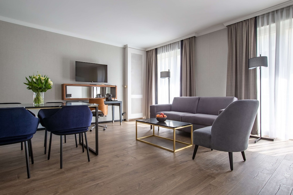 RADISSON BLU HOTEL BASEL 40/74