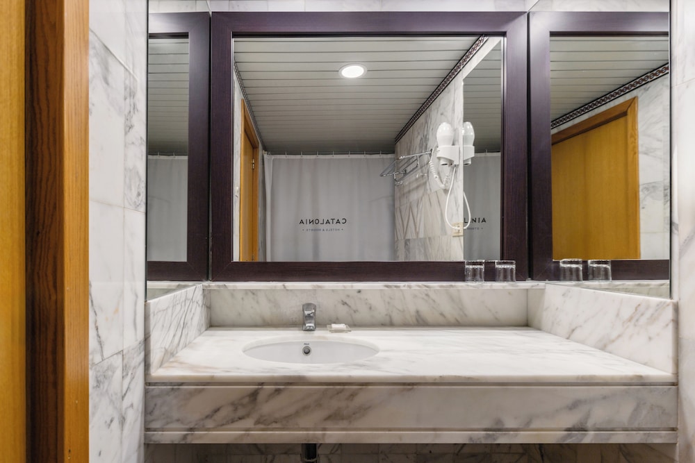 Hotel Catalonia Las Vegas - Adults Only 50/50