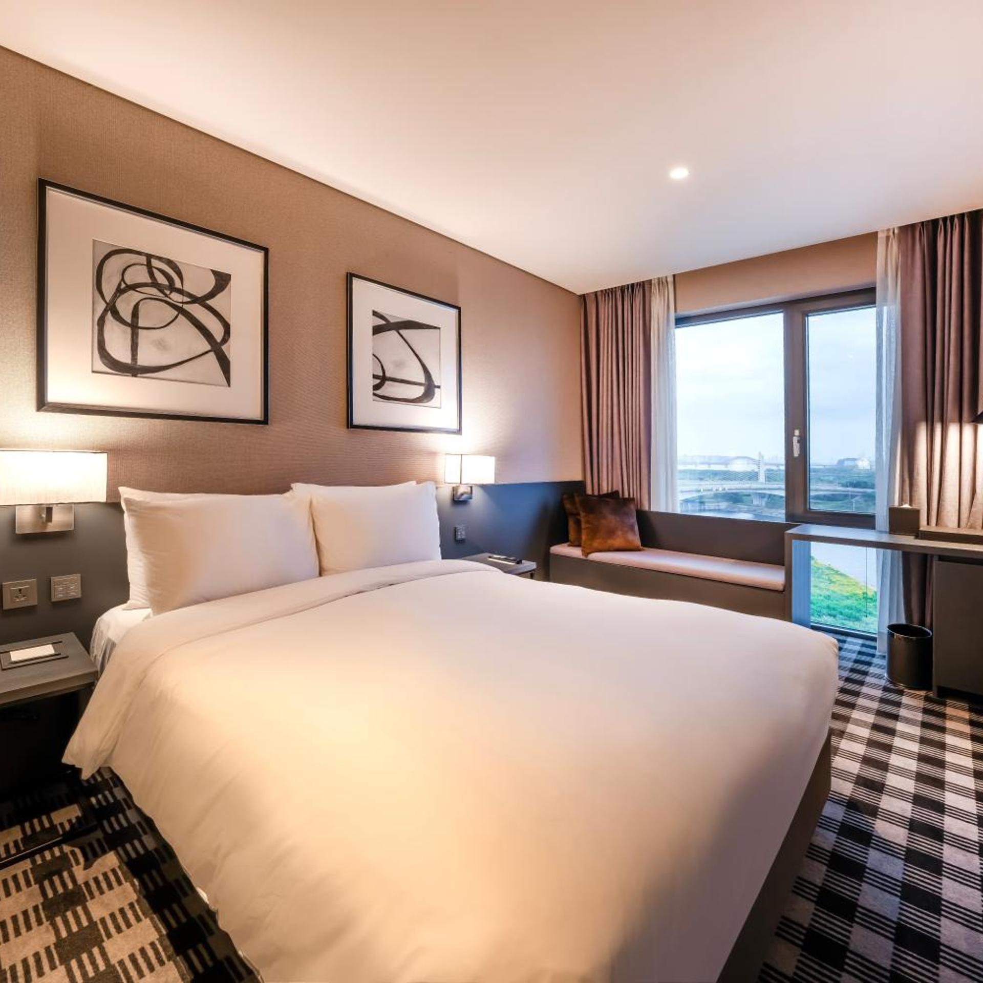 Premier, Double Bed, with Pool