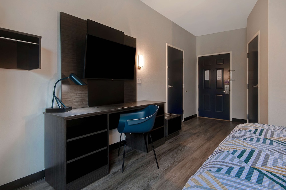 Motel6 Pharr, TX 48/55