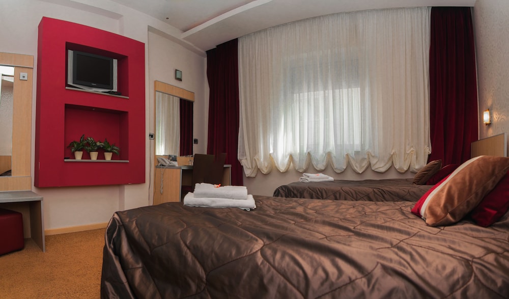 Vigor Hotel 10/50