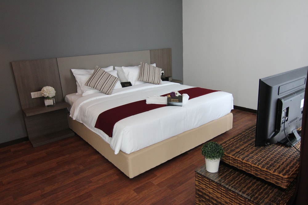 Nexus Regency Suites & Hotel 36/69