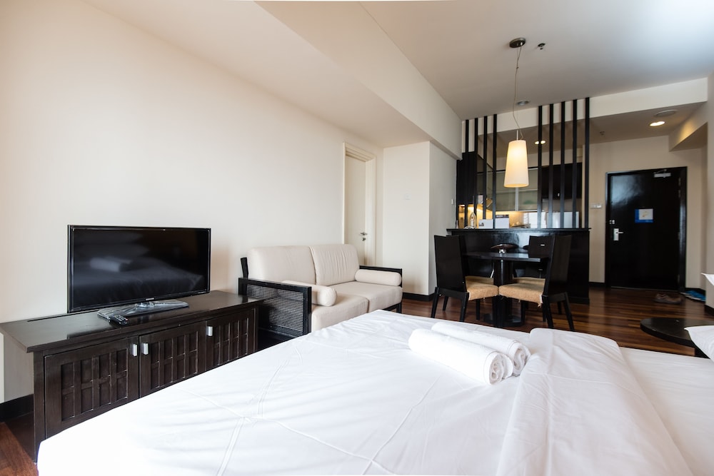 W Studio Resort Suites At Pyramid Tower 14/37