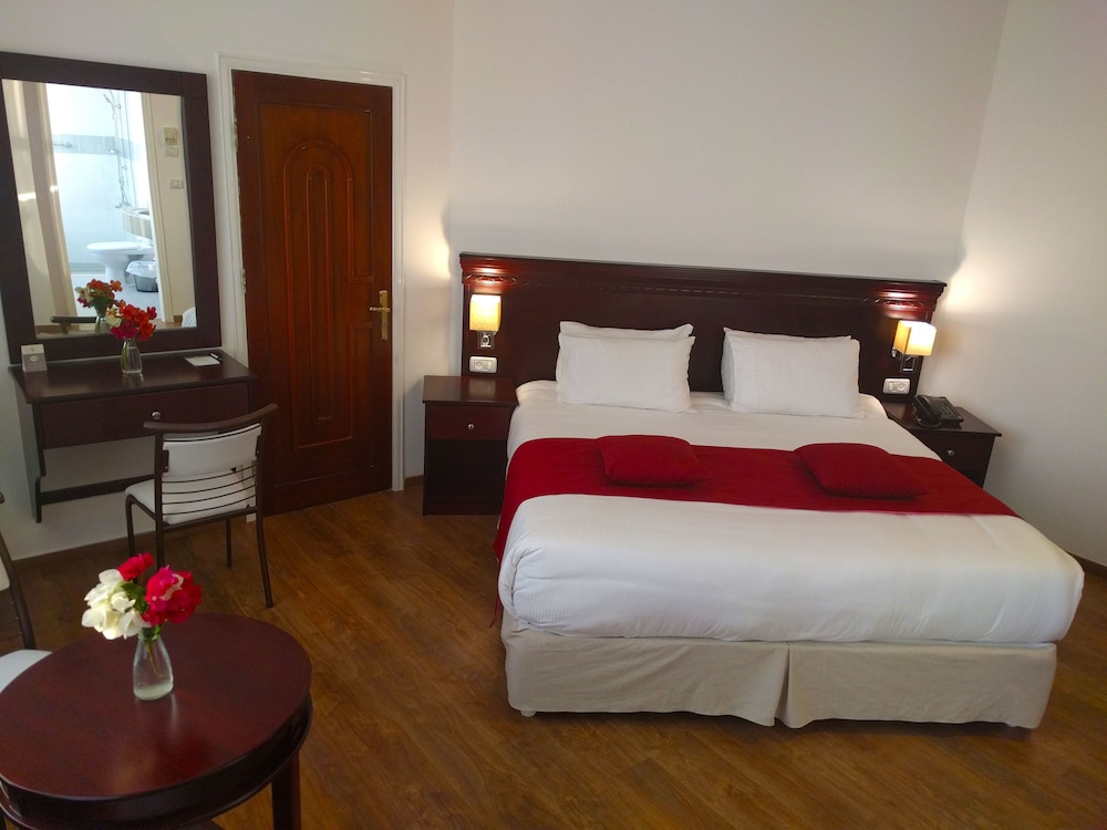 City Inn Palace Hotel 10/50