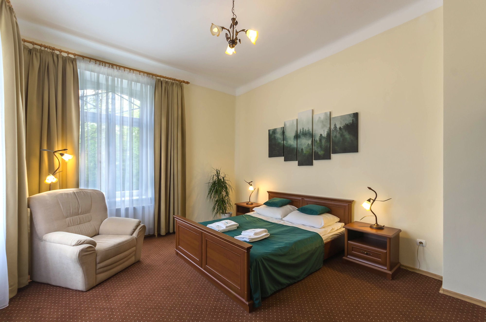 1 BEDROOM, STUDIO, SUITE