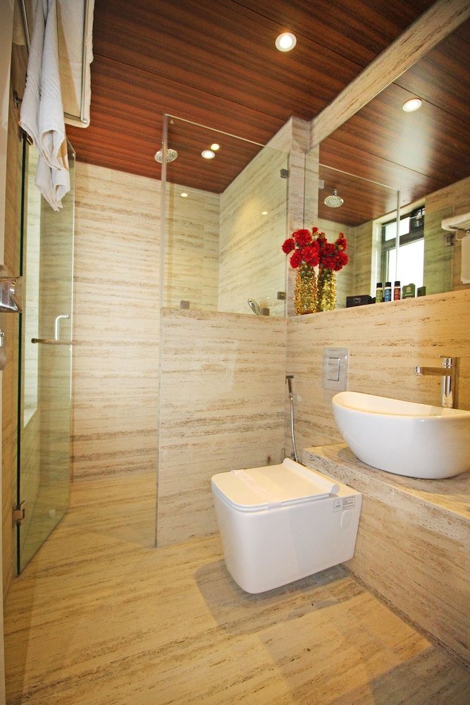 Theory9 Premium Serviced Apartments Khar 44/50