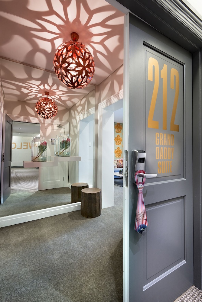 The Grand Daddy Boutique Hotel 16/84