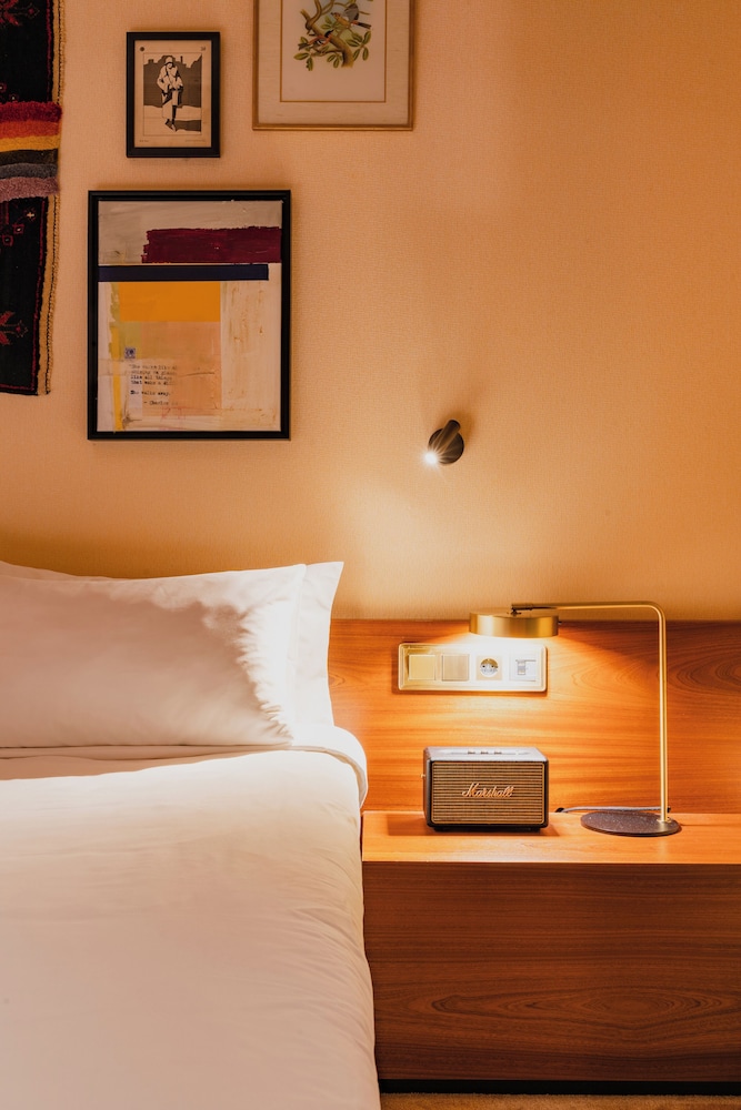 Economy, Double Bed, No Window، Hotel Mercier 9/10