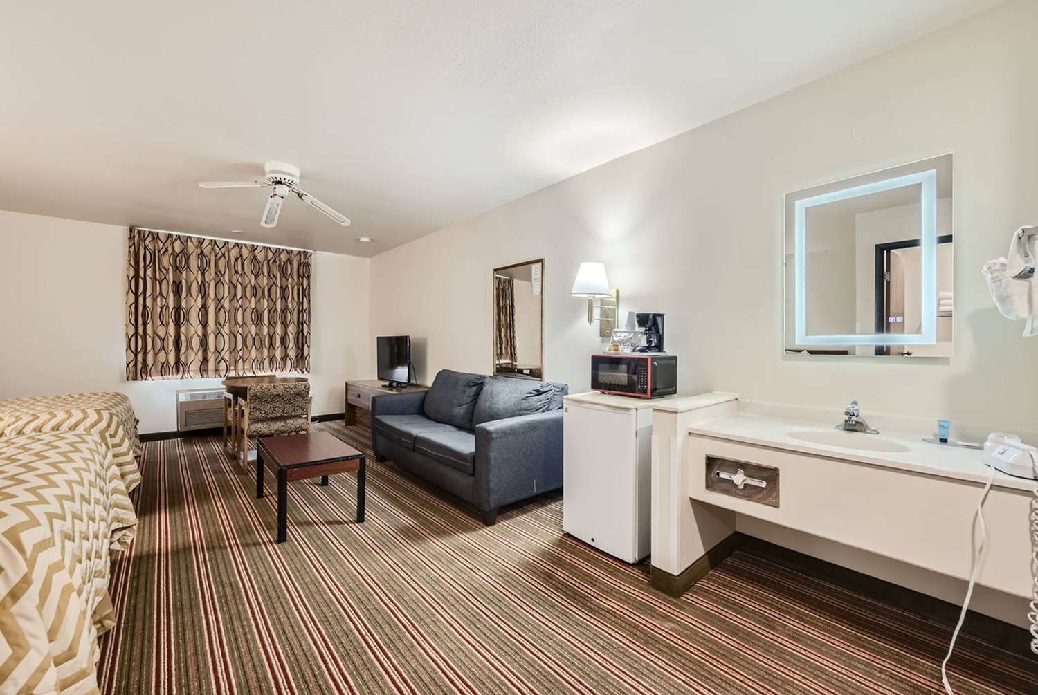 Travelodge By Wyndham Longmont 29/35