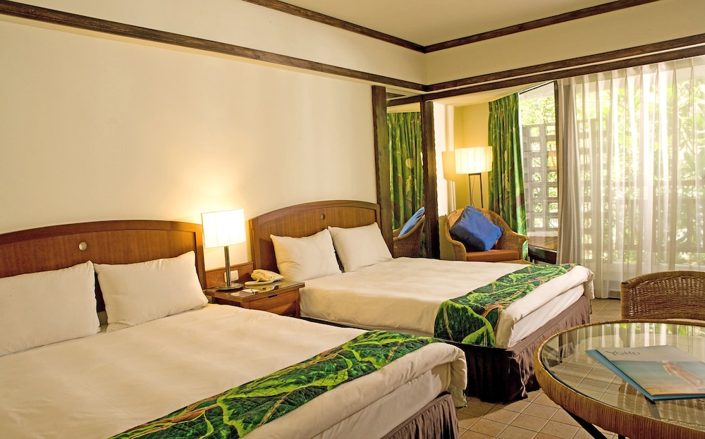 Yoho Beach Resort 14/76