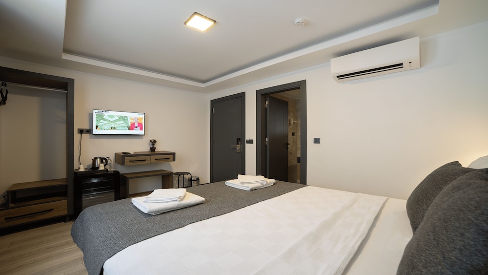 Kriti Hotel 12/50
