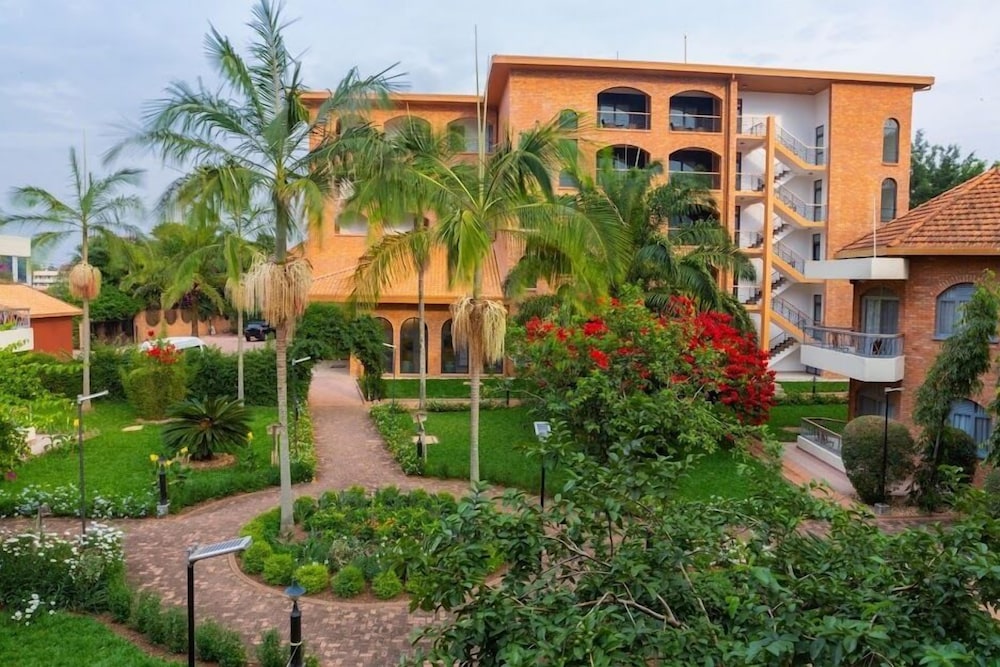 Chez Lando Hotel 66/70