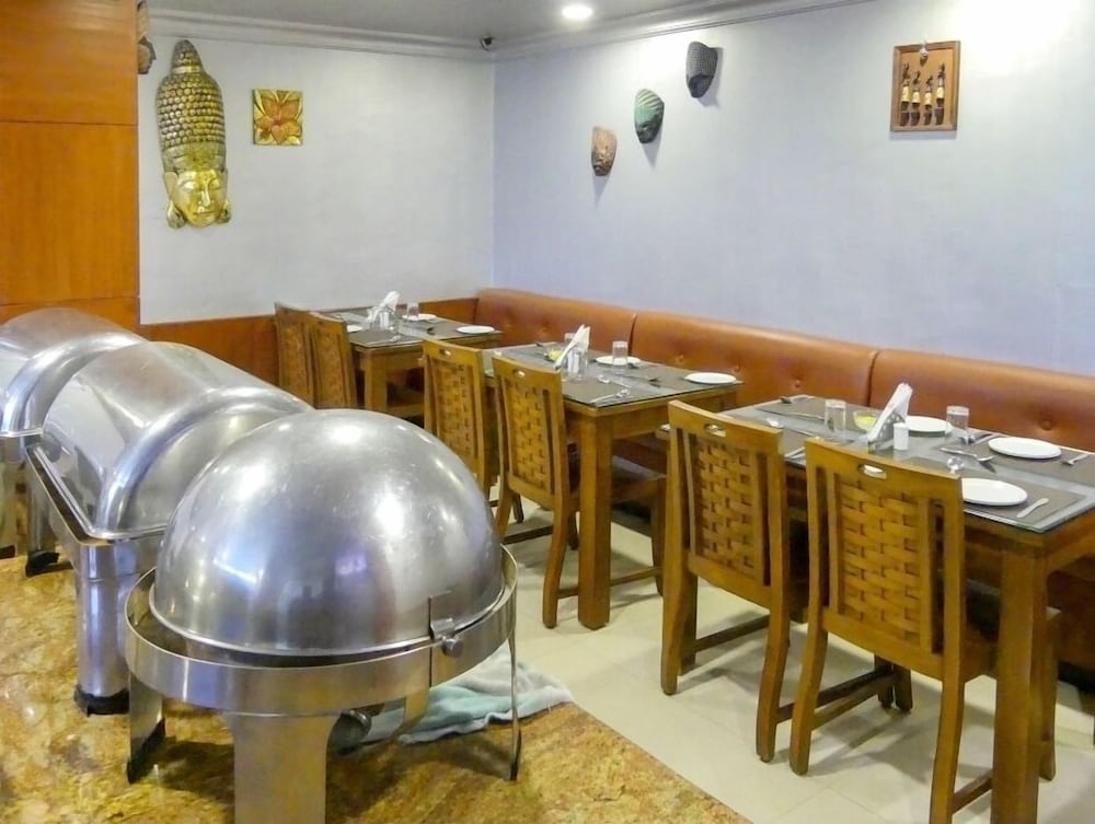 MEENAKSHI'S SUNSHINE HOTEL 13/29