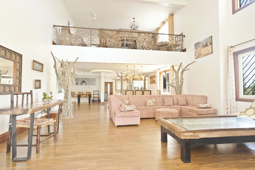 Queens Chateau Boutique Villa 23/50