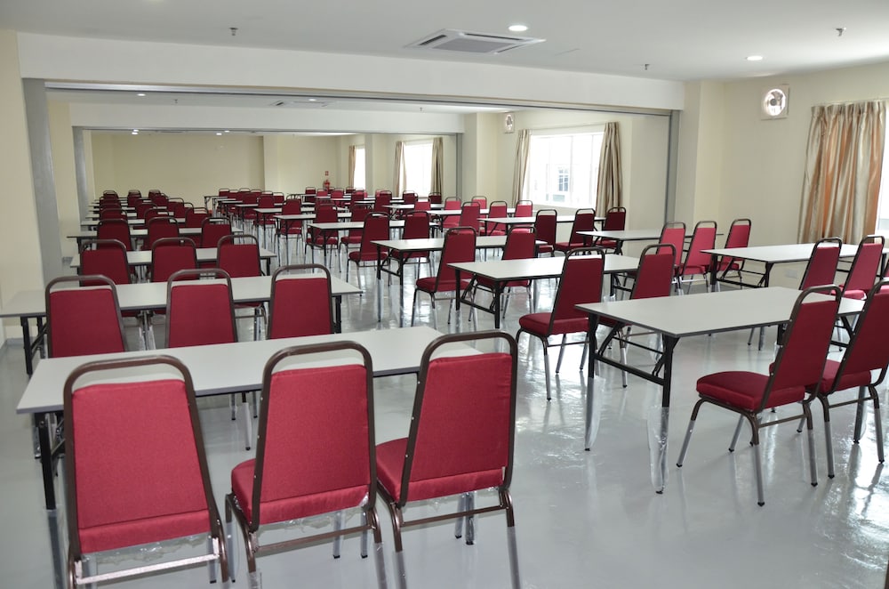 Riverview Hotel 25/33