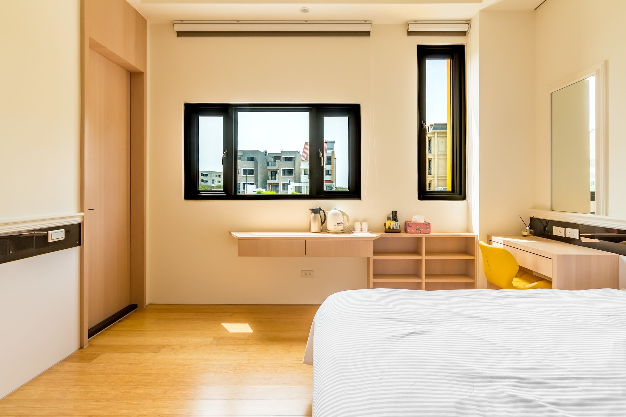 DELUXE, DOUBLE BED