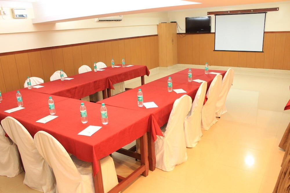 TRINITY SUITES 20/26