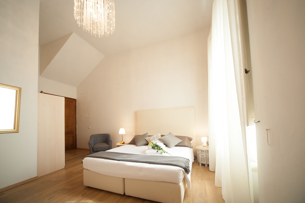 CLASSIC, DOUBLE BED