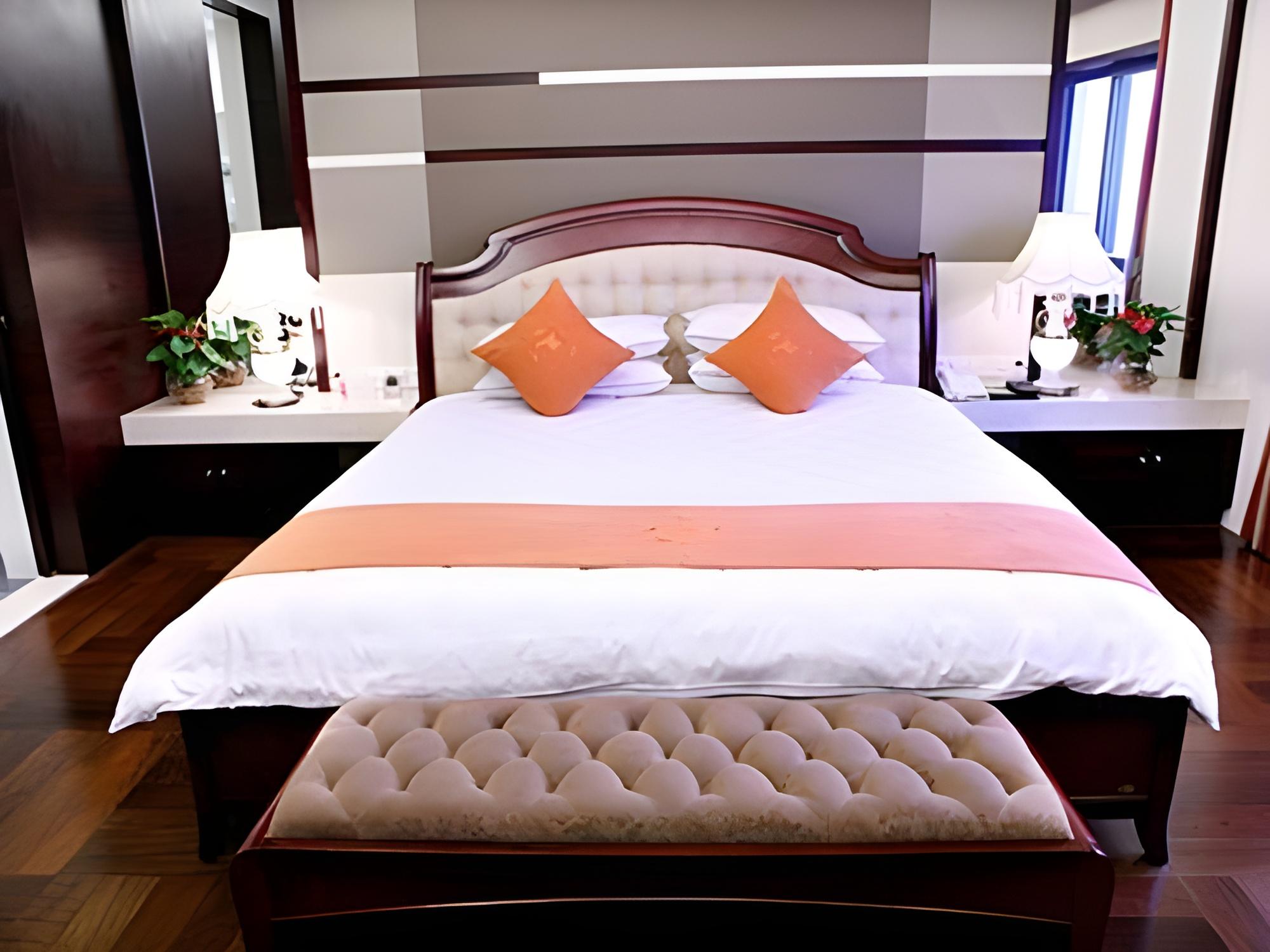 Yaoxi Dynasty Hotel 38/47