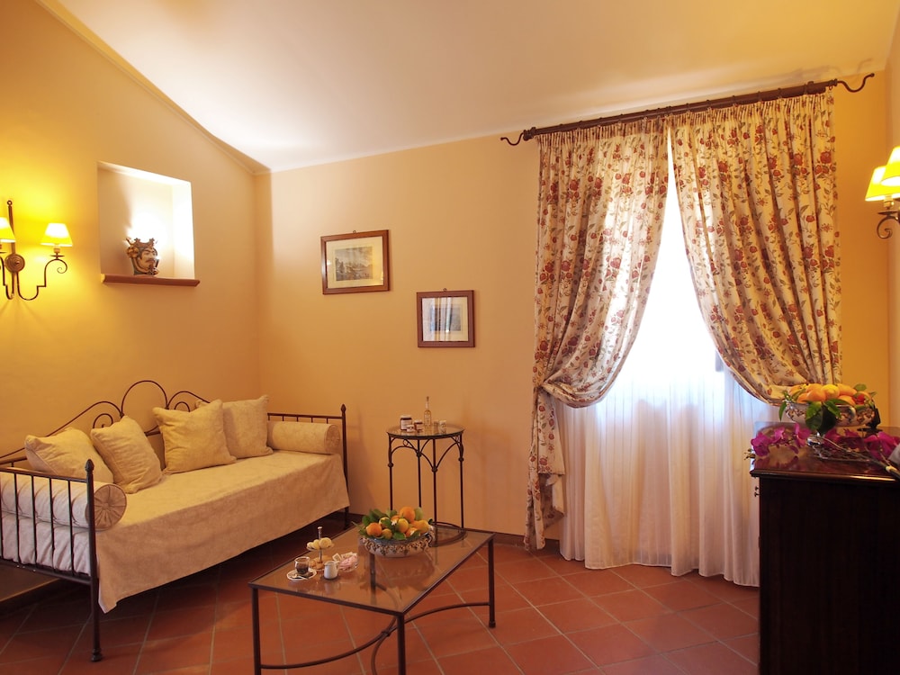 The Borgo Alcantara 33/70