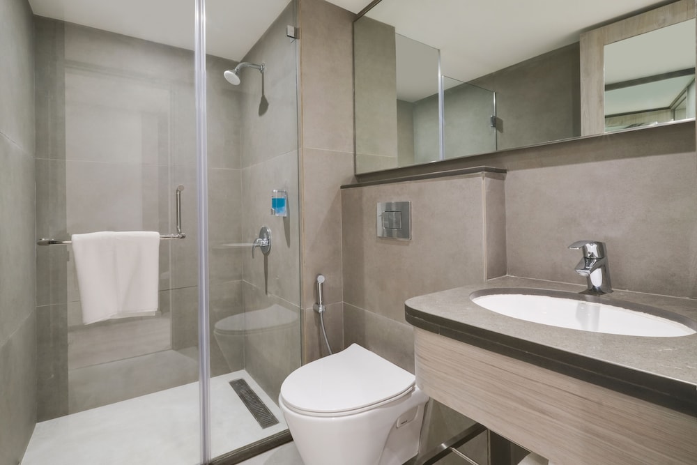 7 Apple Hotel Mahape 23/25