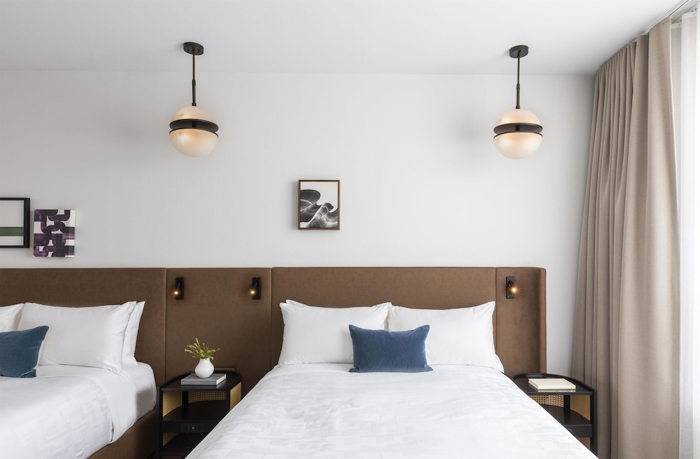 Uptown, 2 Queen Beds، Kissel Uptown Oakland, in the Unbound Collection by Hyatt 3/5