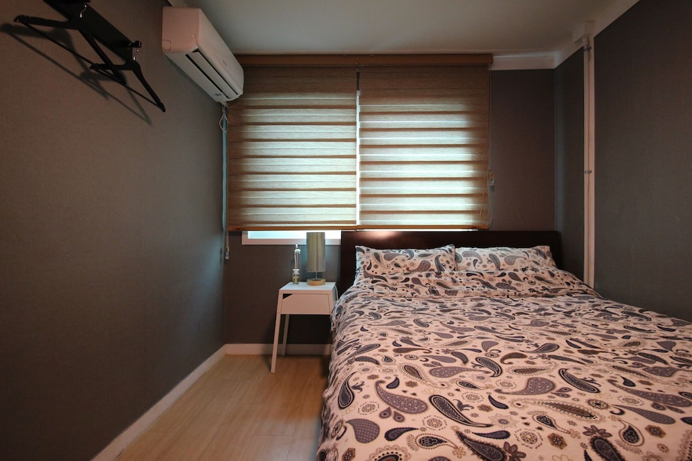 Bunk Guest House - Hostel 11/72
