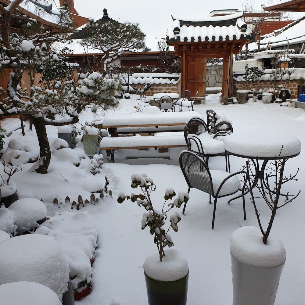 Hanok Hyeyum 23/50