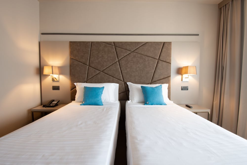 DC Hotel International 28/64